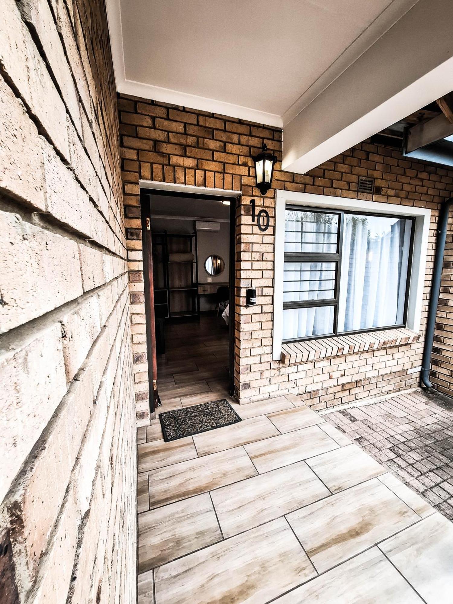 B at home Pensión Piet Retief Exterior foto