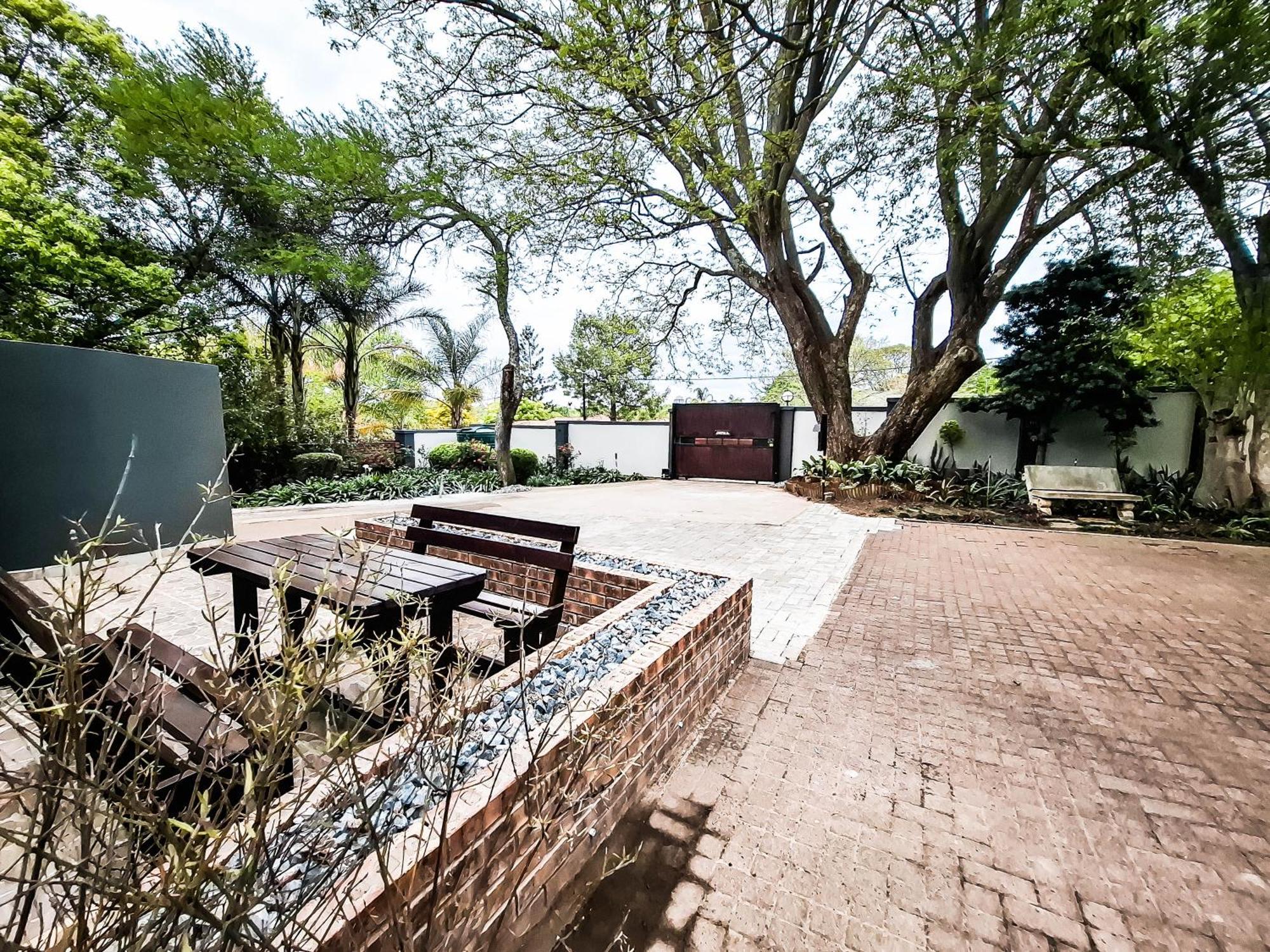 B at home Pensión Piet Retief Exterior foto