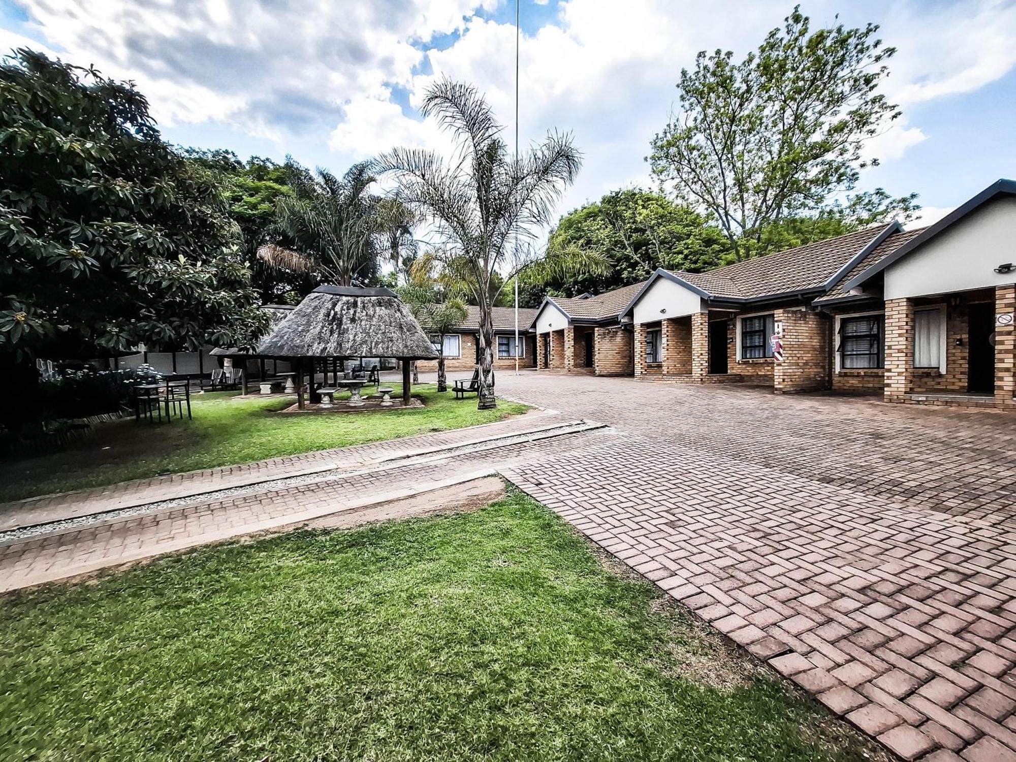 B at home Pensión Piet Retief Exterior foto